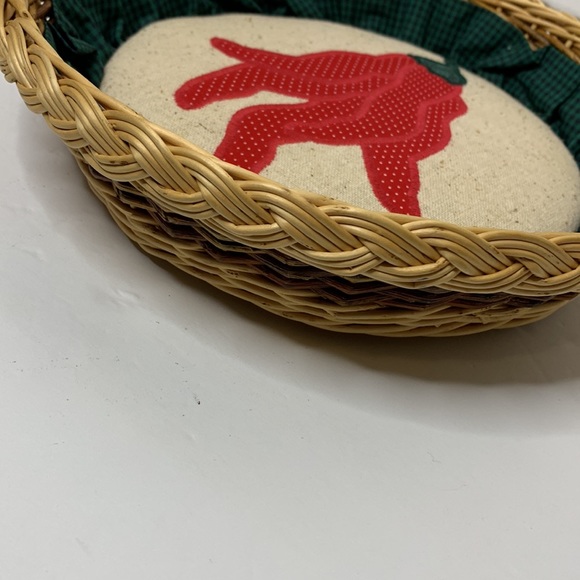 Wicker Red Chili Pepper Knitted Middle Wall Hanging Basket | 70’s Kitchen Retro - Picture 3 of 6